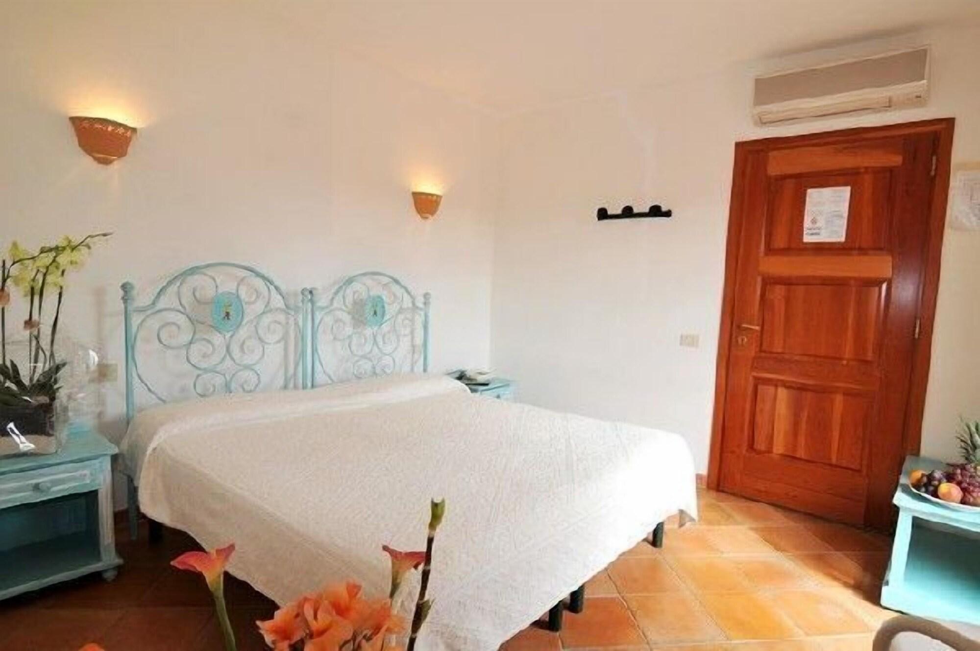 Hotel Il Piccolo Golf Порто Черво Екстериор снимка