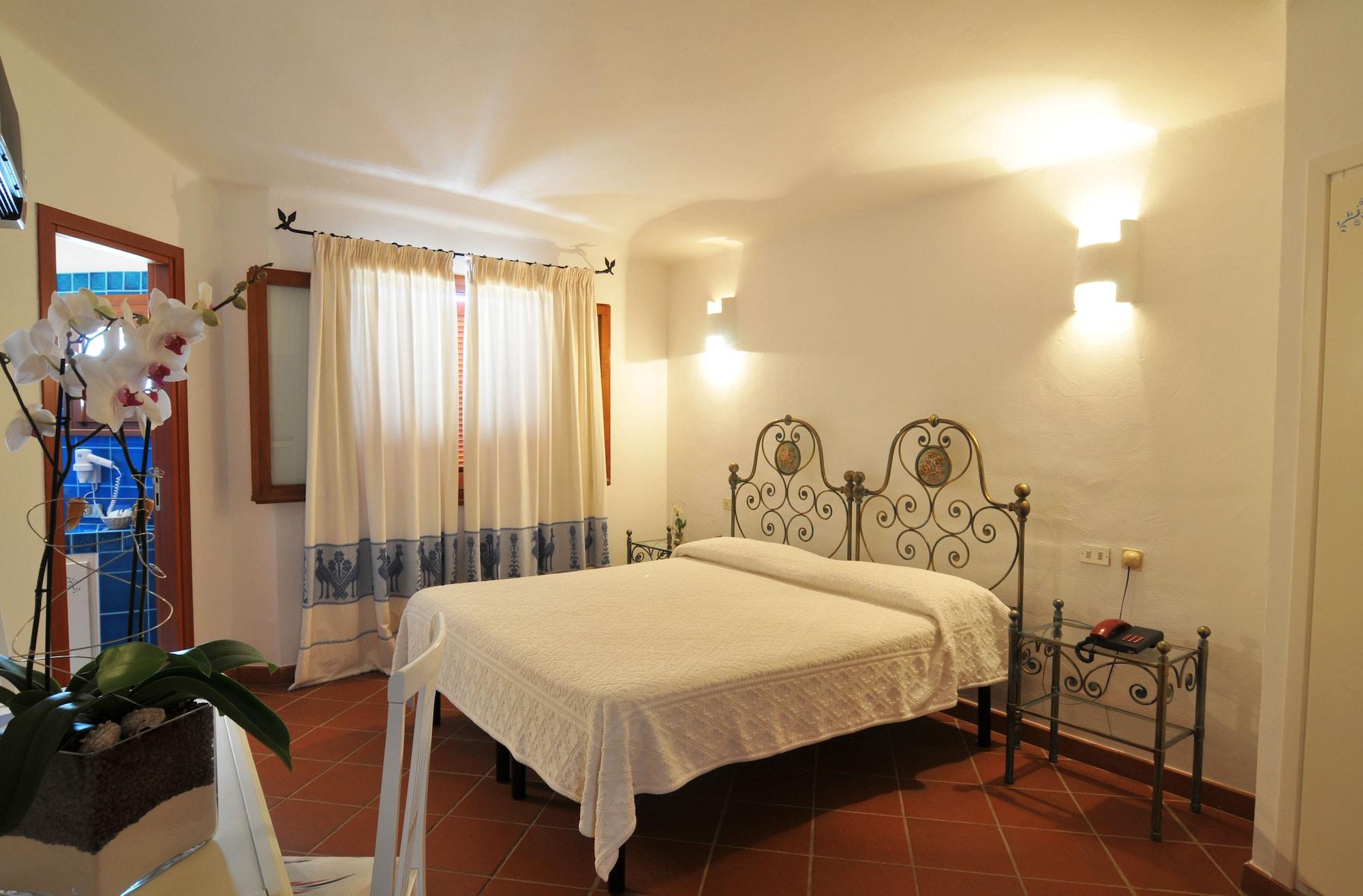 Hotel Il Piccolo Golf Порто Черво Екстериор снимка