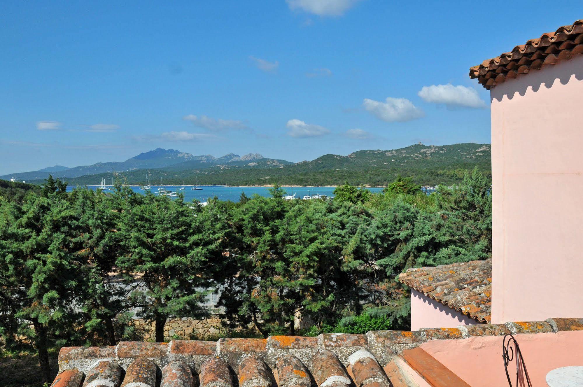 Hotel Il Piccolo Golf Порто Черво Екстериор снимка