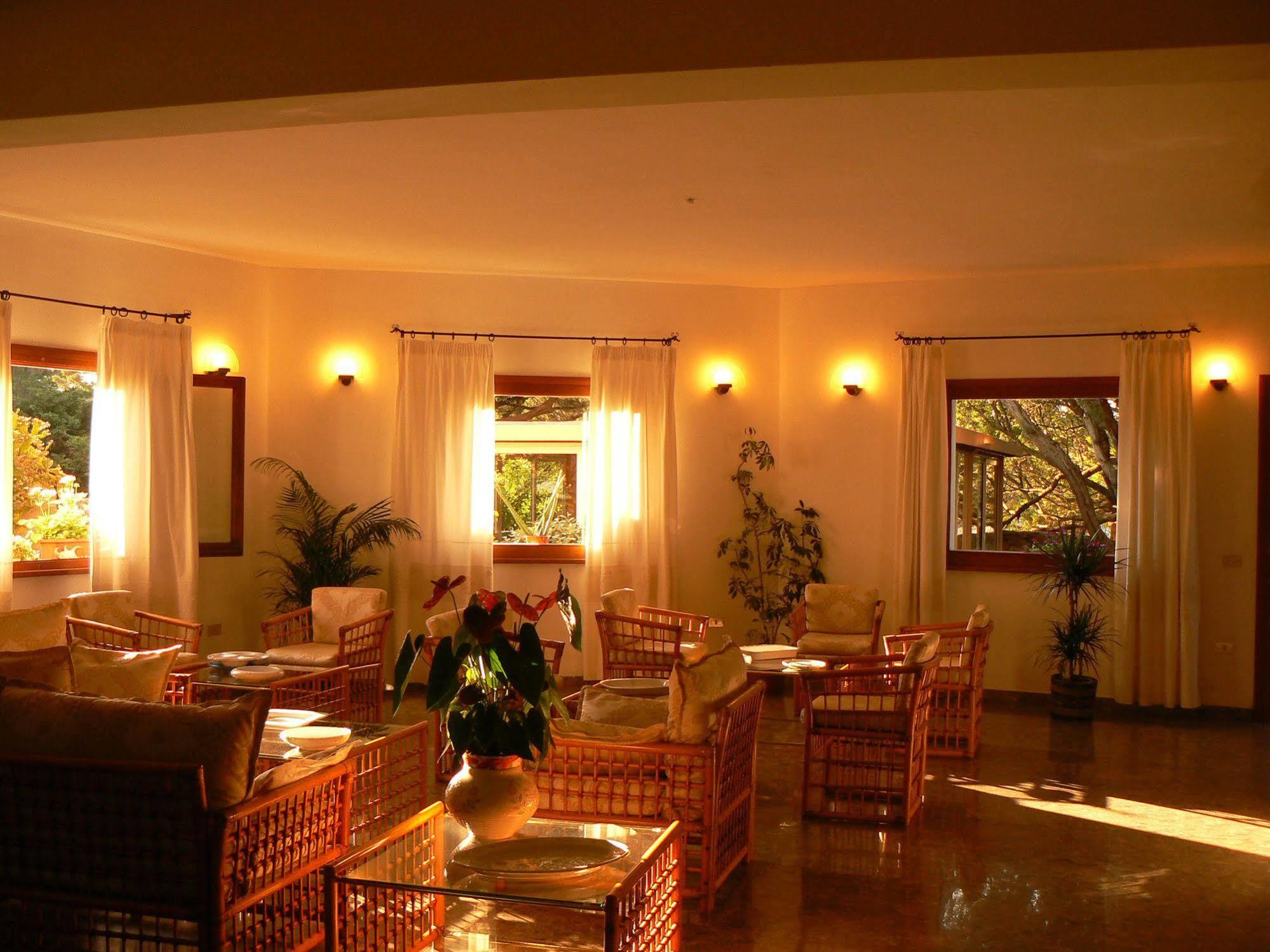 Hotel Il Piccolo Golf Порто Черво Екстериор снимка