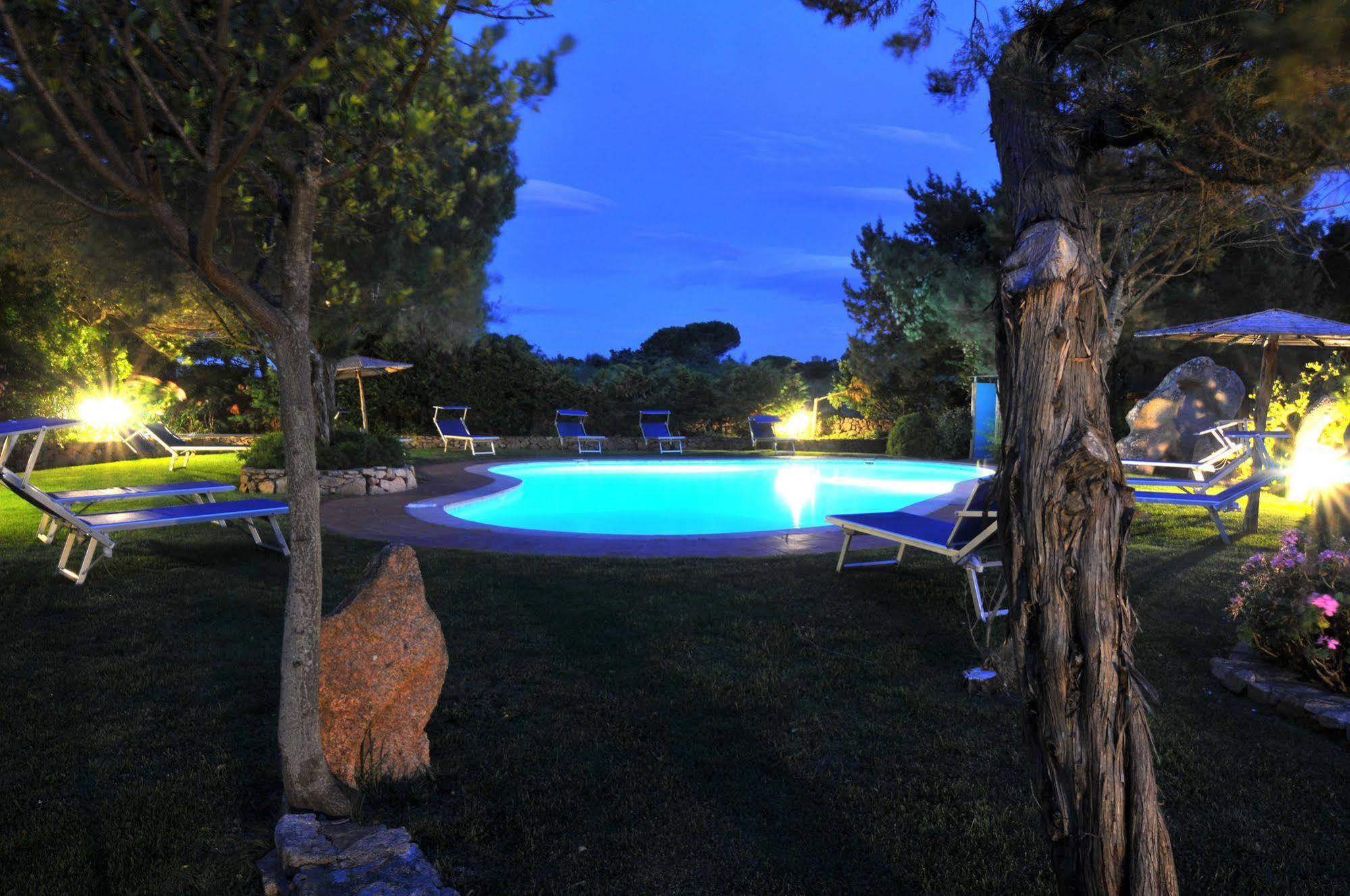 Hotel Il Piccolo Golf Порто Черво Екстериор снимка