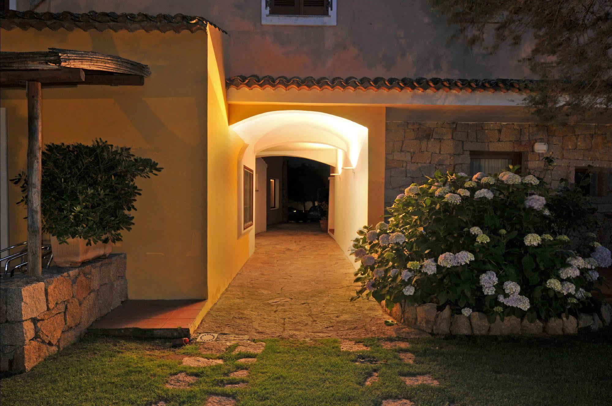 Hotel Il Piccolo Golf Порто Черво Екстериор снимка